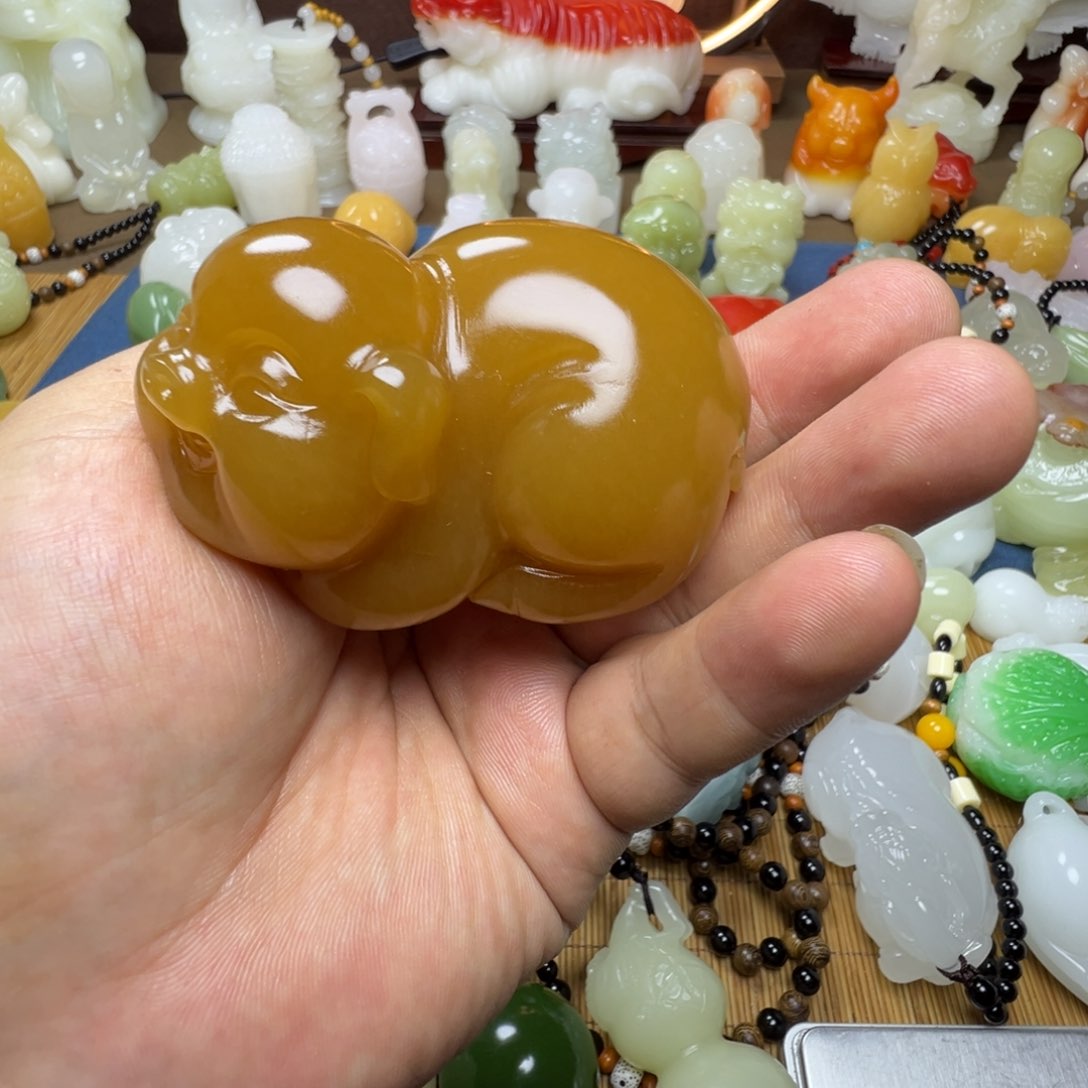 石材黑*手工雕刻糖料猪手把