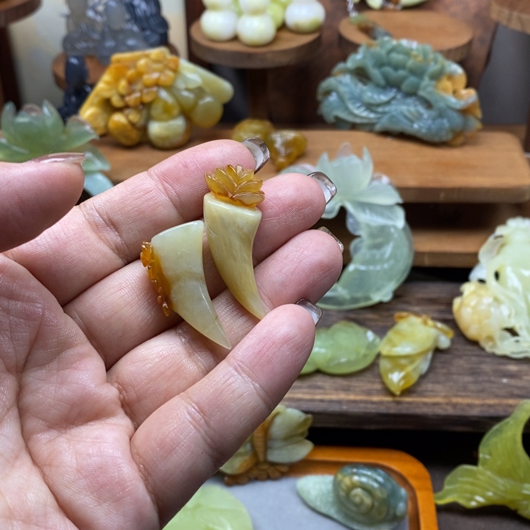 我***心蛇纹石玉未镶嵌吊坠(赠链)