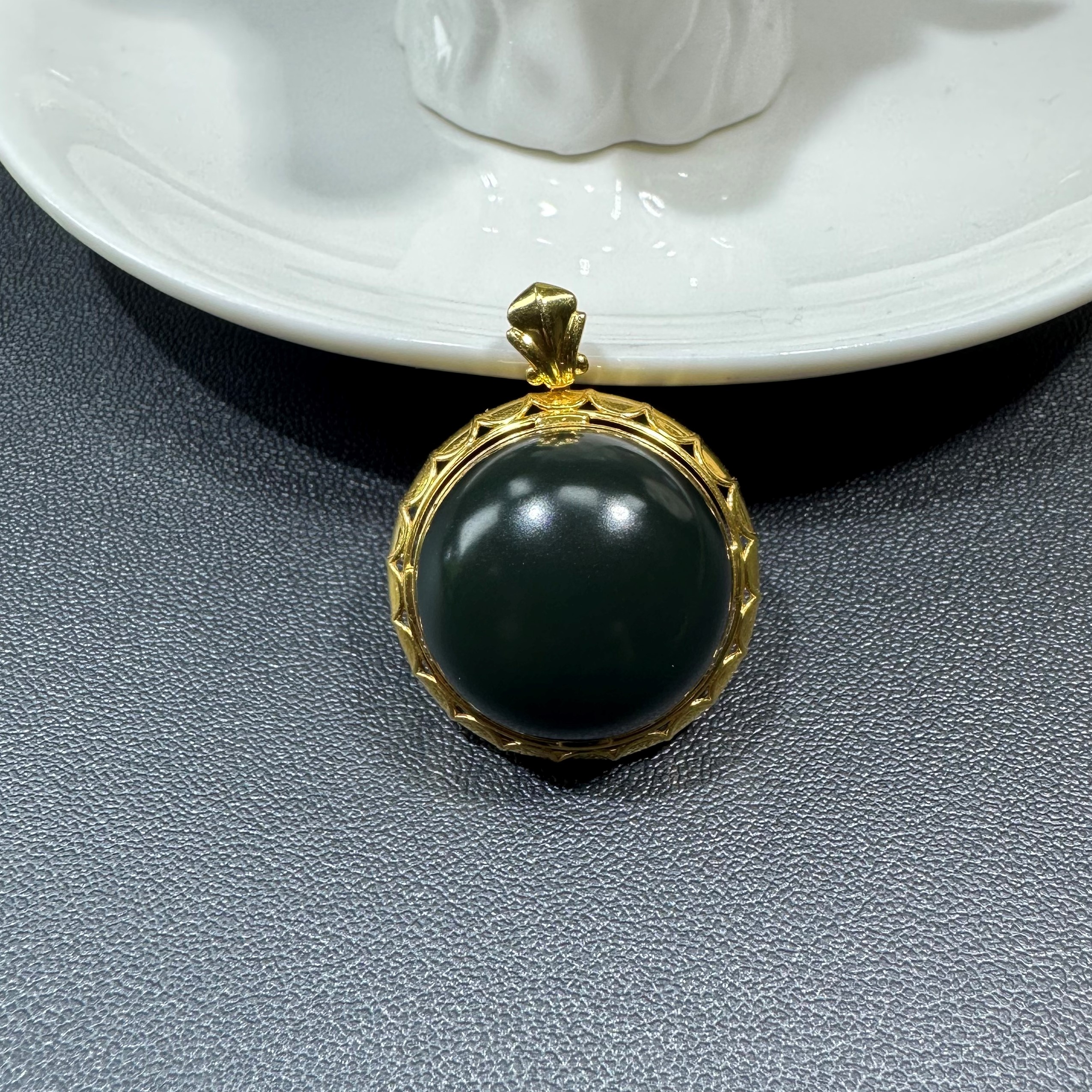 新疆塔县塔青圆蛋面（裸石20*10mm）18K金镶嵌吊坠