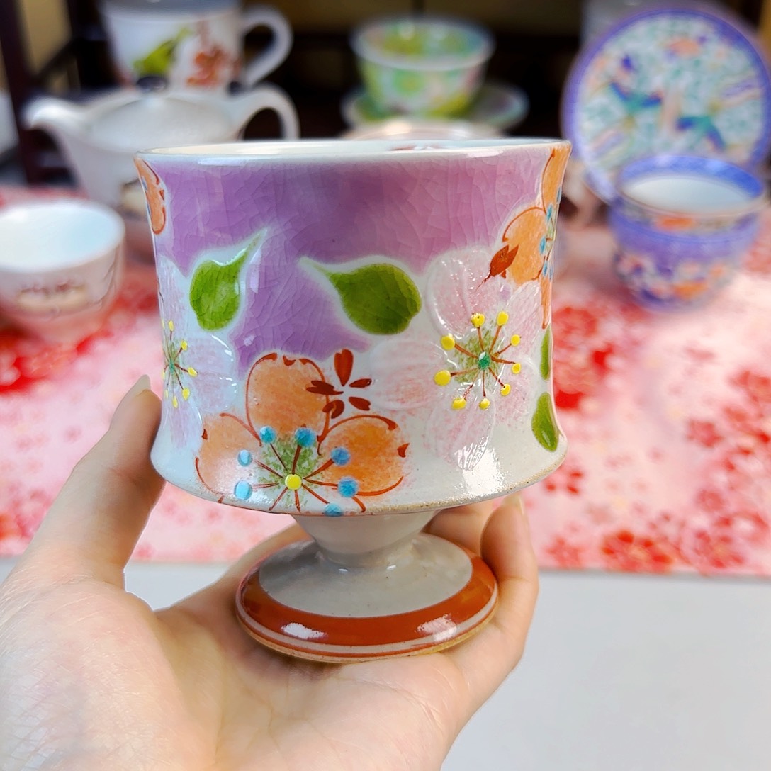 他家茶具瓷器真美！