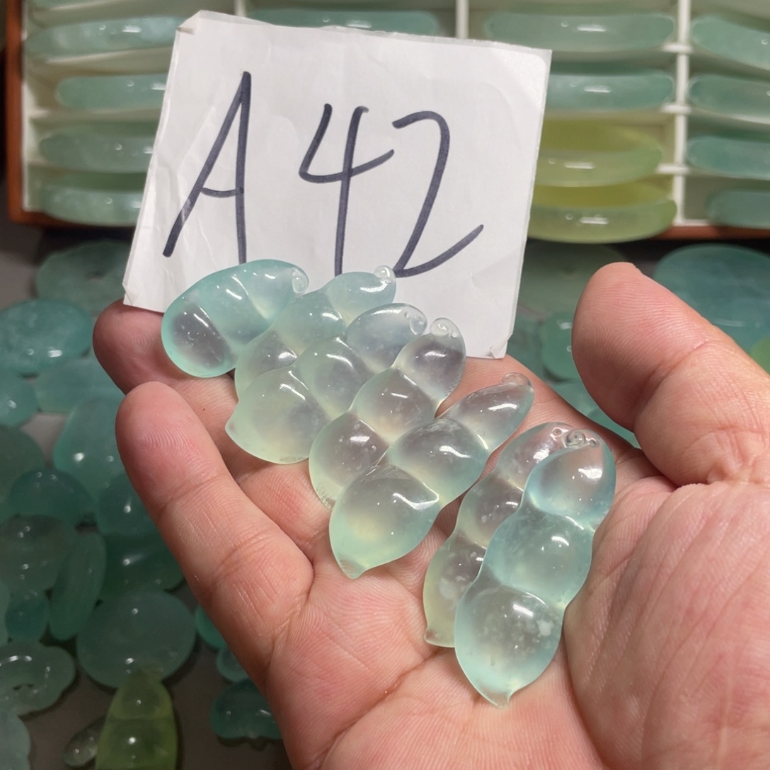 花***贵蛇纹石玉合金颈饰