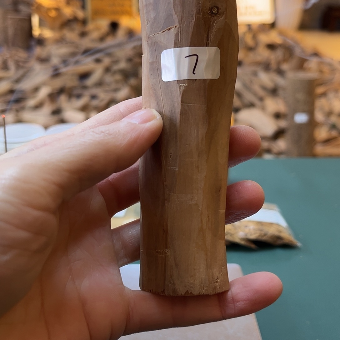 檀香木其他老山檀手把件110g