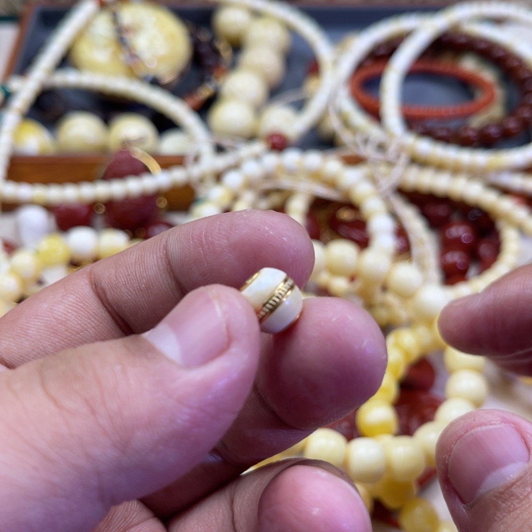 琥珀未镶嵌珠宝奇石80