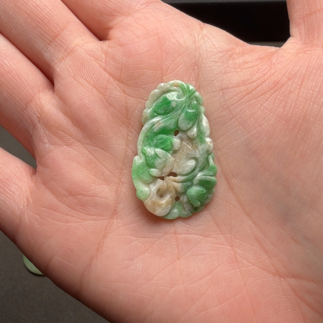 ****婠翡翠未镶嵌颈饰白底青