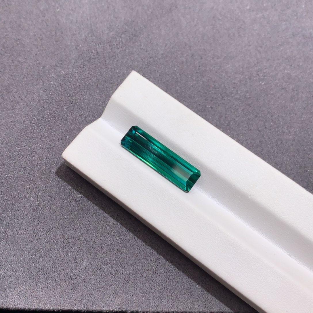 碧玺裸石未镶嵌多*?9.52克拉