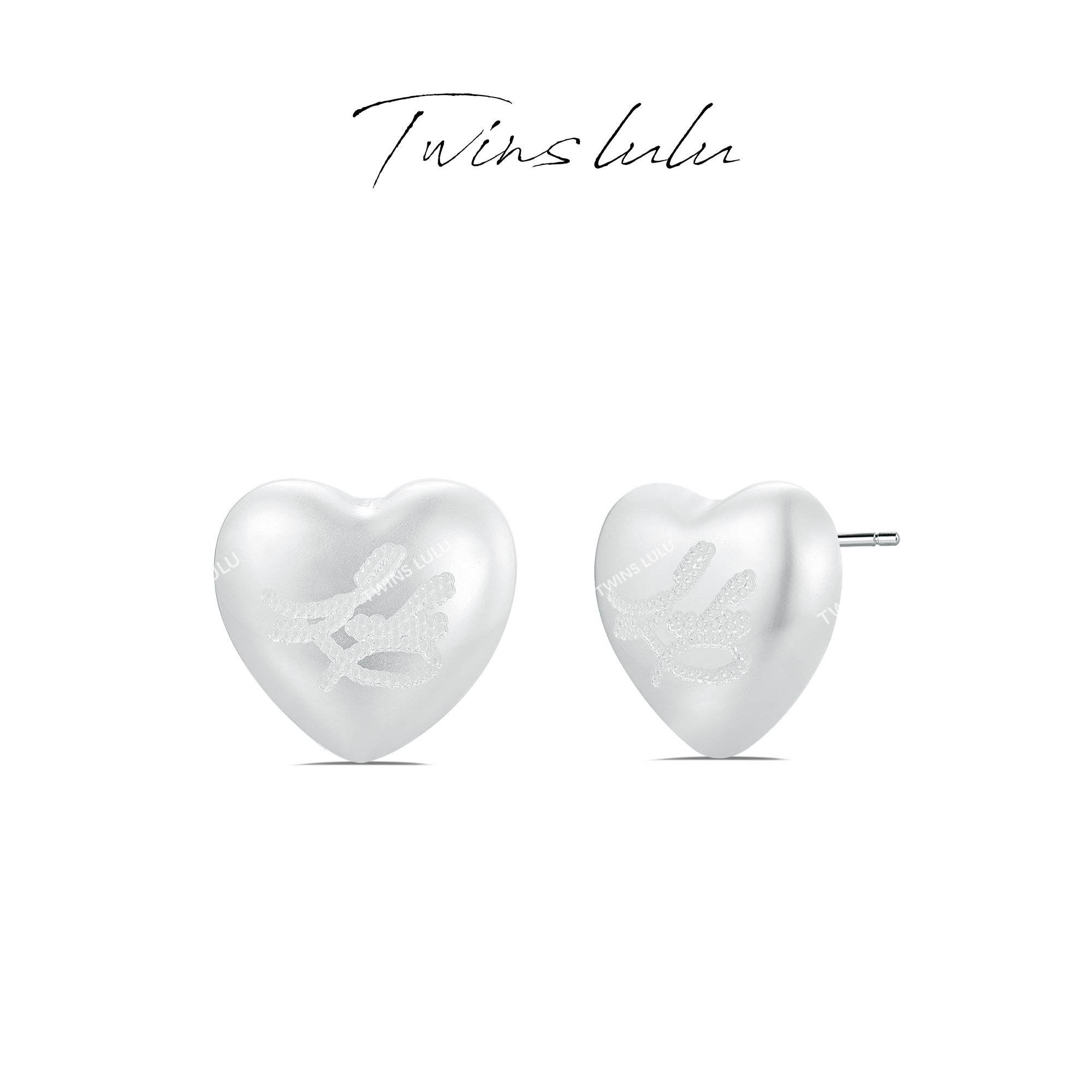 TWINS LULU出游季夏上新法式时尚爱心刻印灵韵耳环TSL1826