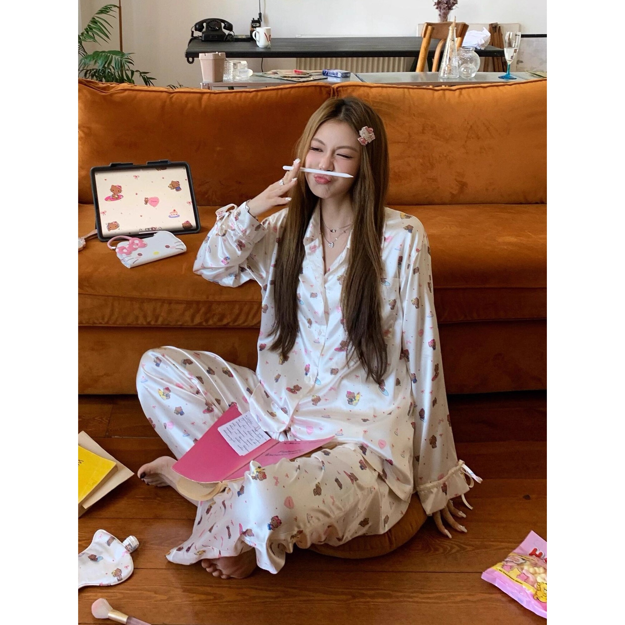 甜酷黑皮Kitty猫印花冰丝睡衣女夏季新款长袖长裤大码家居服套装