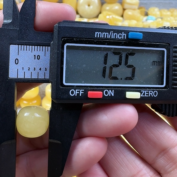 润***考蜜蜡未镶嵌裸石22杂