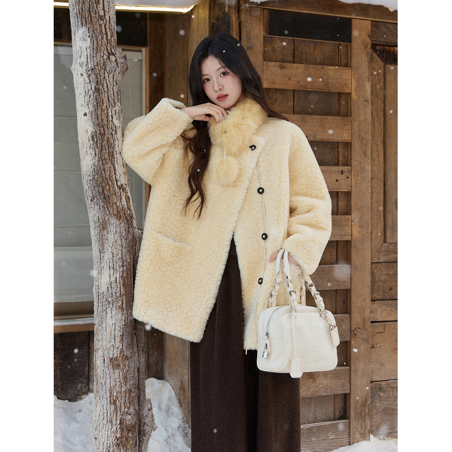 谜秀新品舒芙蕾黄仿羊羔毛外套可拆卸狐狸毛围领秋冬加厚外搭