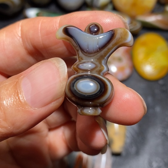 石英质玉未镶嵌珠宝半成品