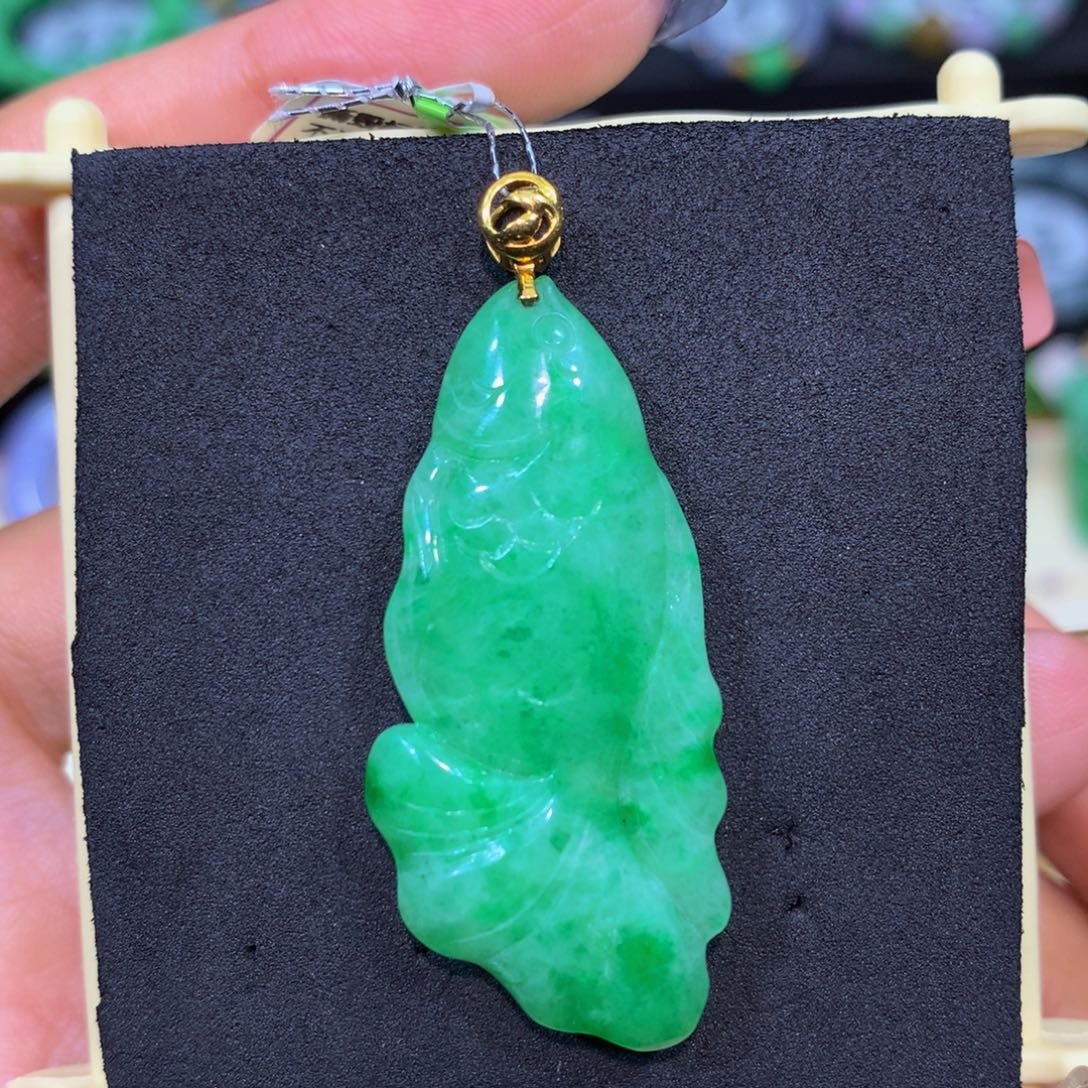 翡翠18K金镶嵌颈饰翡翠