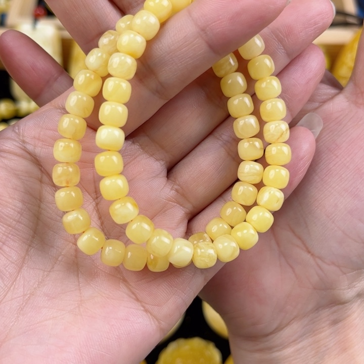 琥珀珠宝奇石未镶嵌琥珀，多样性发其一