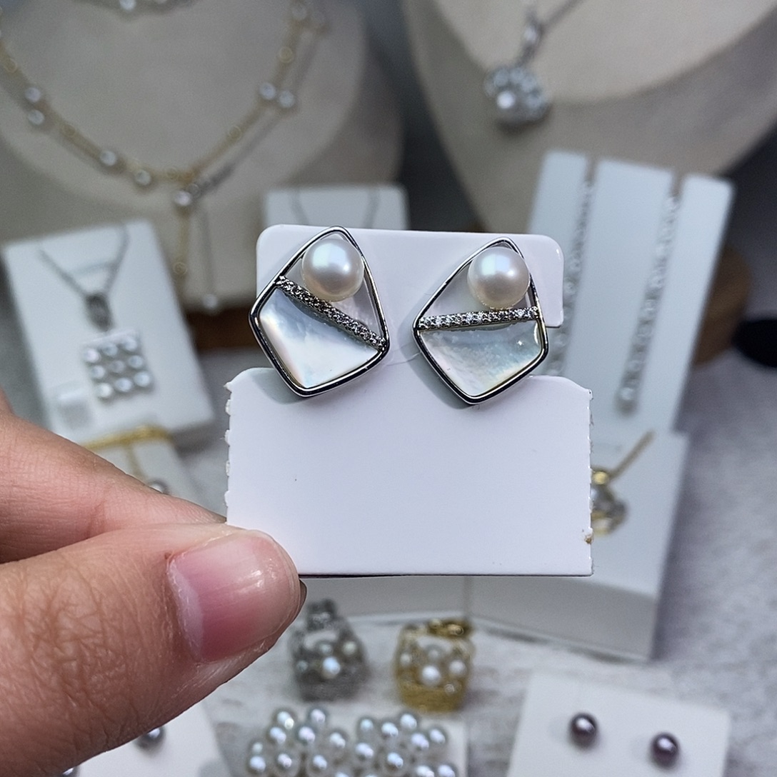 银S925镶嵌淡水珍珠耳饰