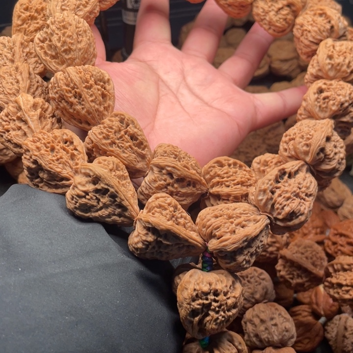 文玩核桃吊坠C****e13南疆石