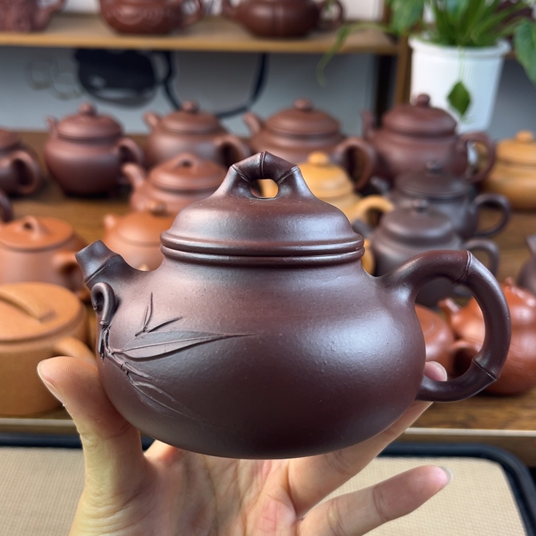 紫砂茶壶手工制作工艺精湛