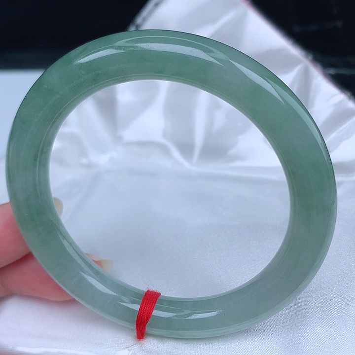 翡翠手镯（圆镯）未镶嵌天然