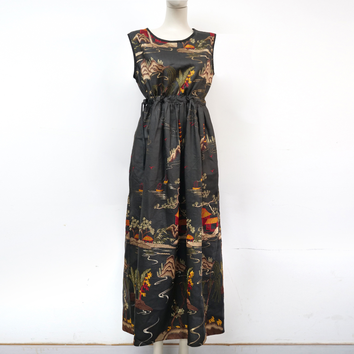 娑尔香云纱亭台楼阁刺绣连衣裙SJ4LB03827