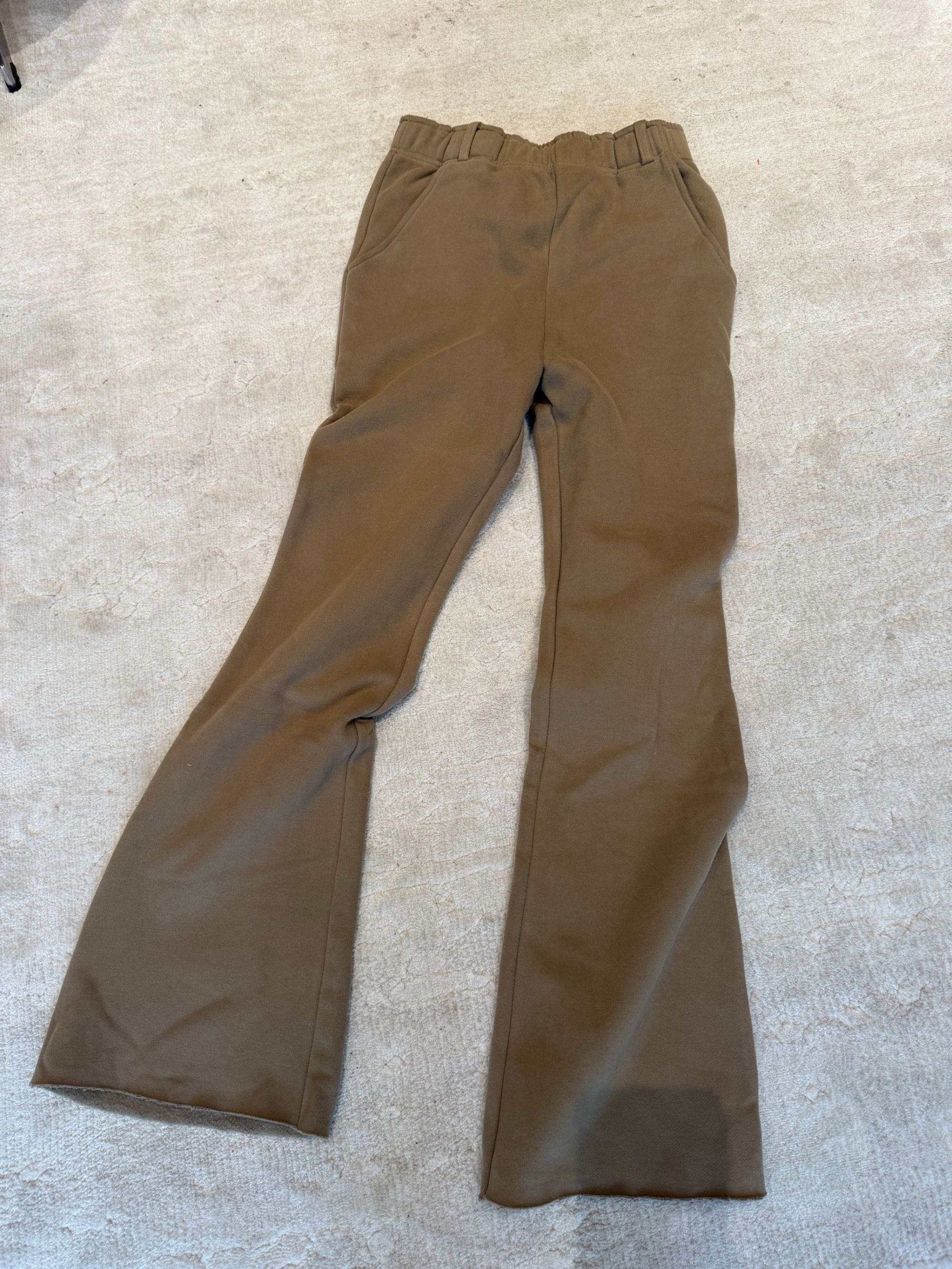 Amarilli 秋冬卡其微喇高腰显瘦休闲卫裤