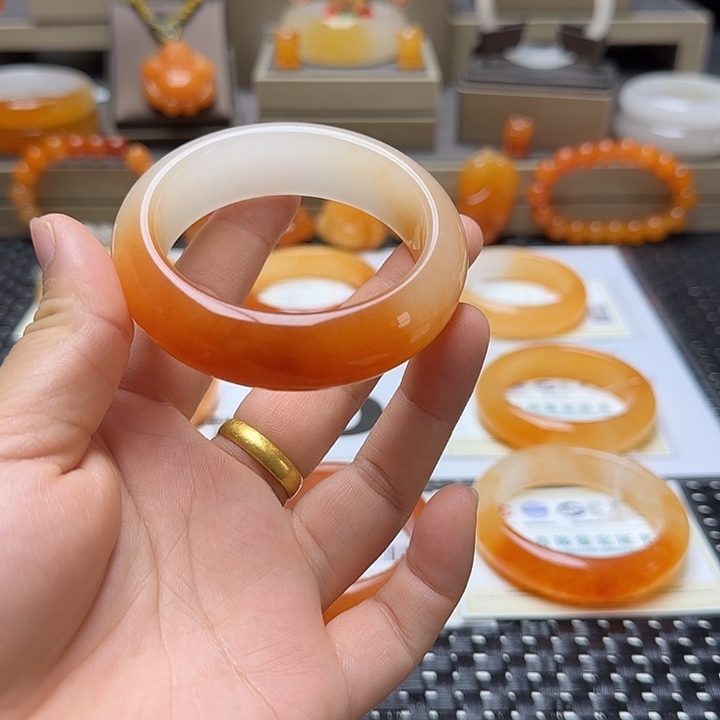 安***诺石英质玉（黄龙玉）未镶嵌手镯