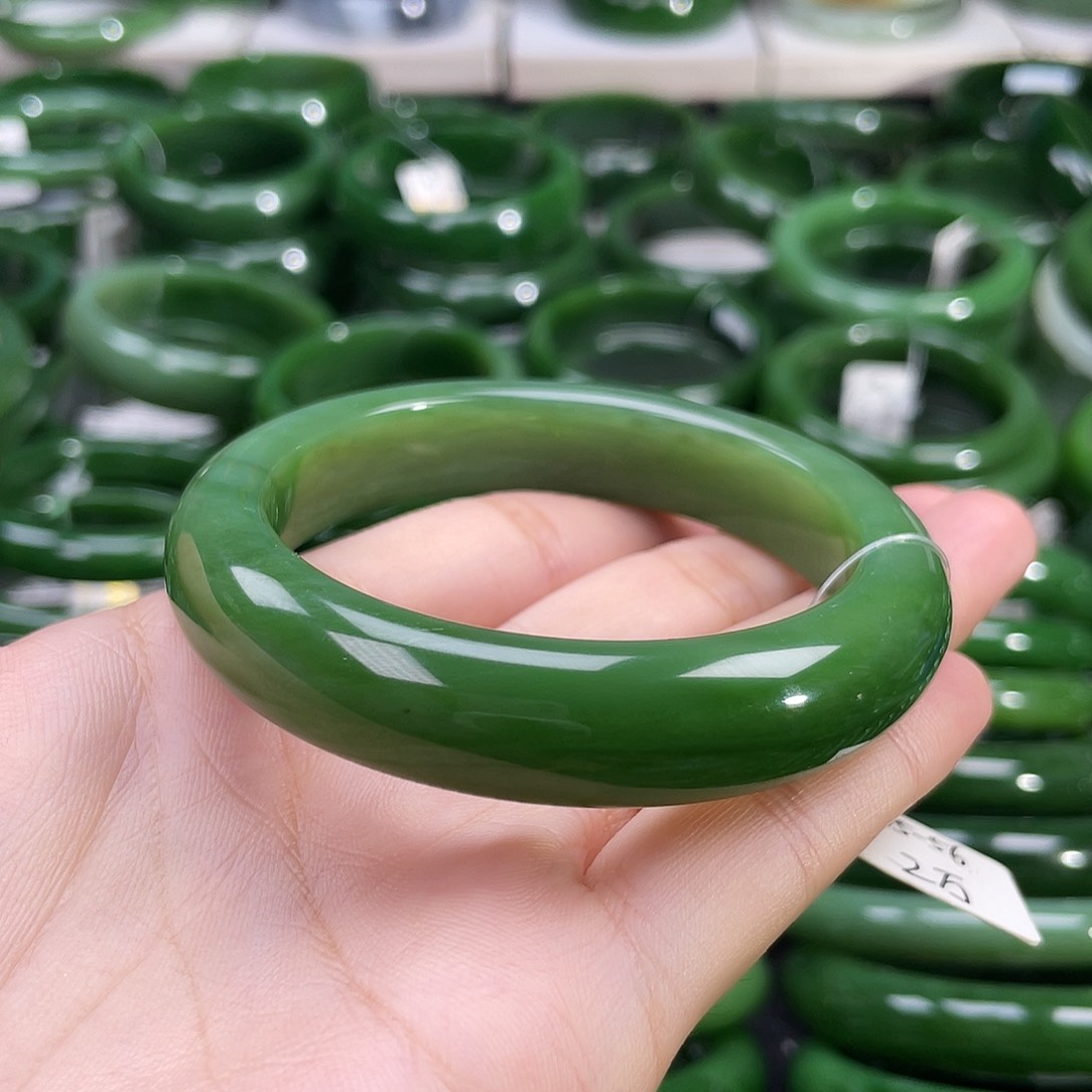 未镶嵌手镯和田玉（碧玉）