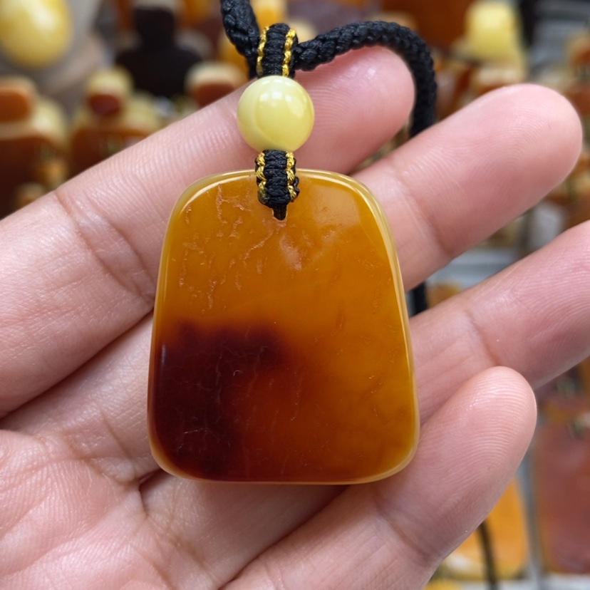 【闪购商品】琥珀颈饰未镶嵌