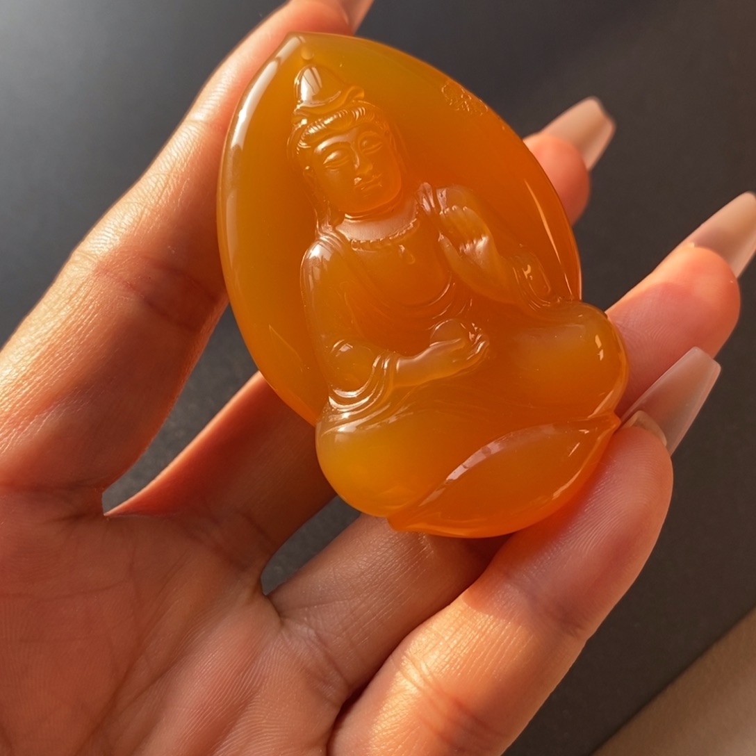 石英质玉颈饰未镶嵌自*然缅黄挂件