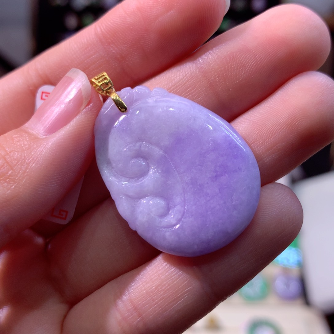 翡翠颈饰18K金镶嵌翡翠