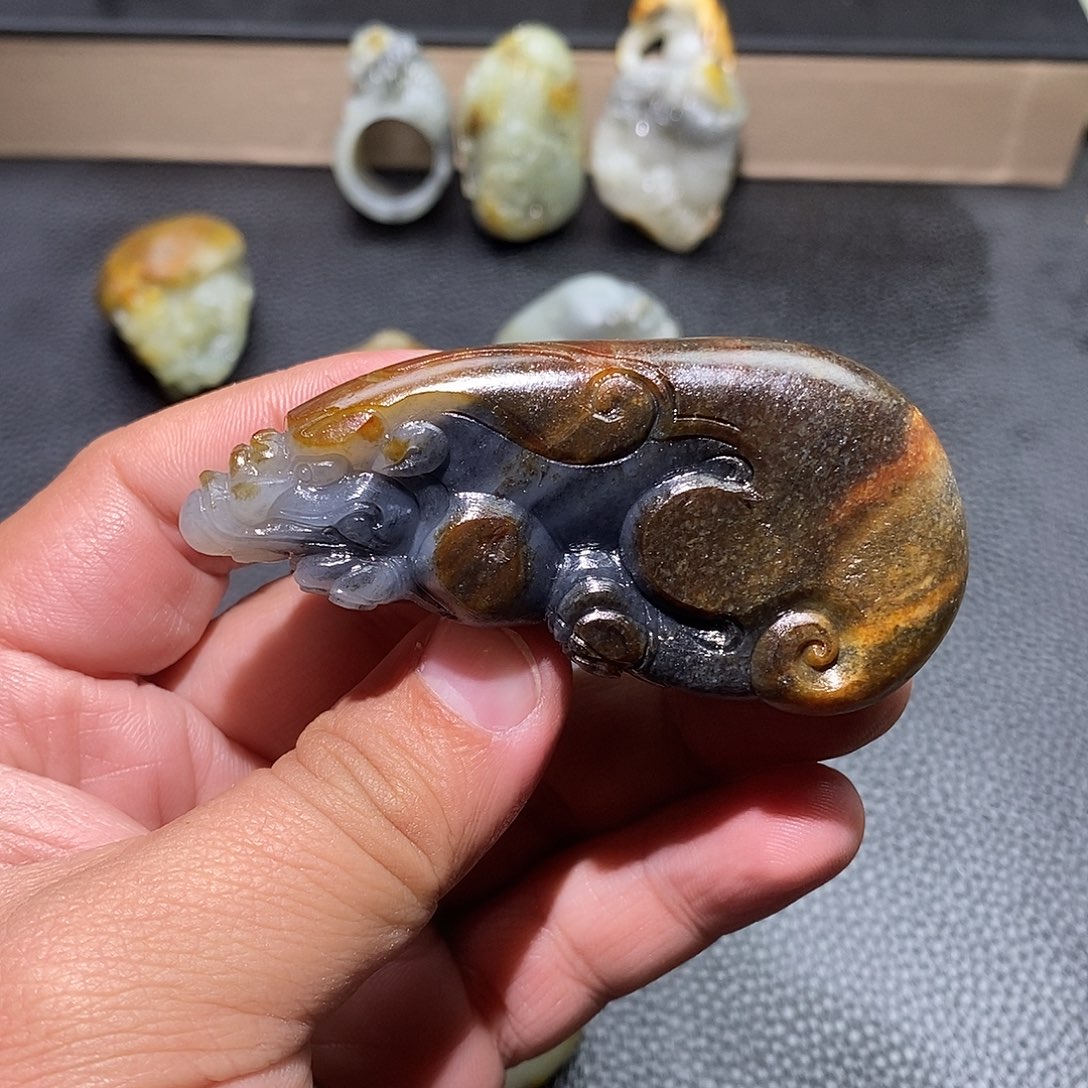 和田玉未镶嵌颈饰定制