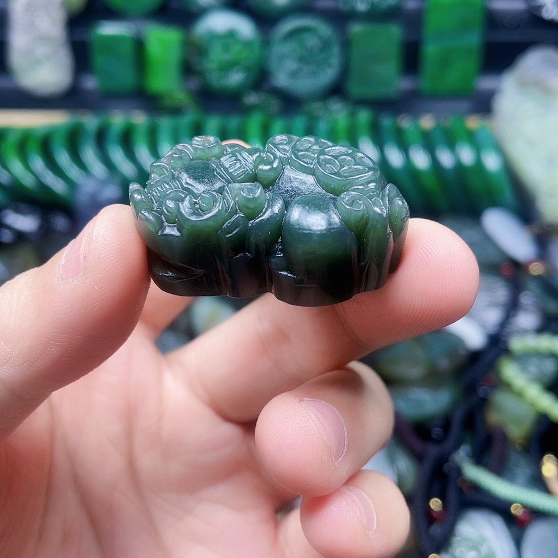 和田玉未镶嵌珠宝奇石