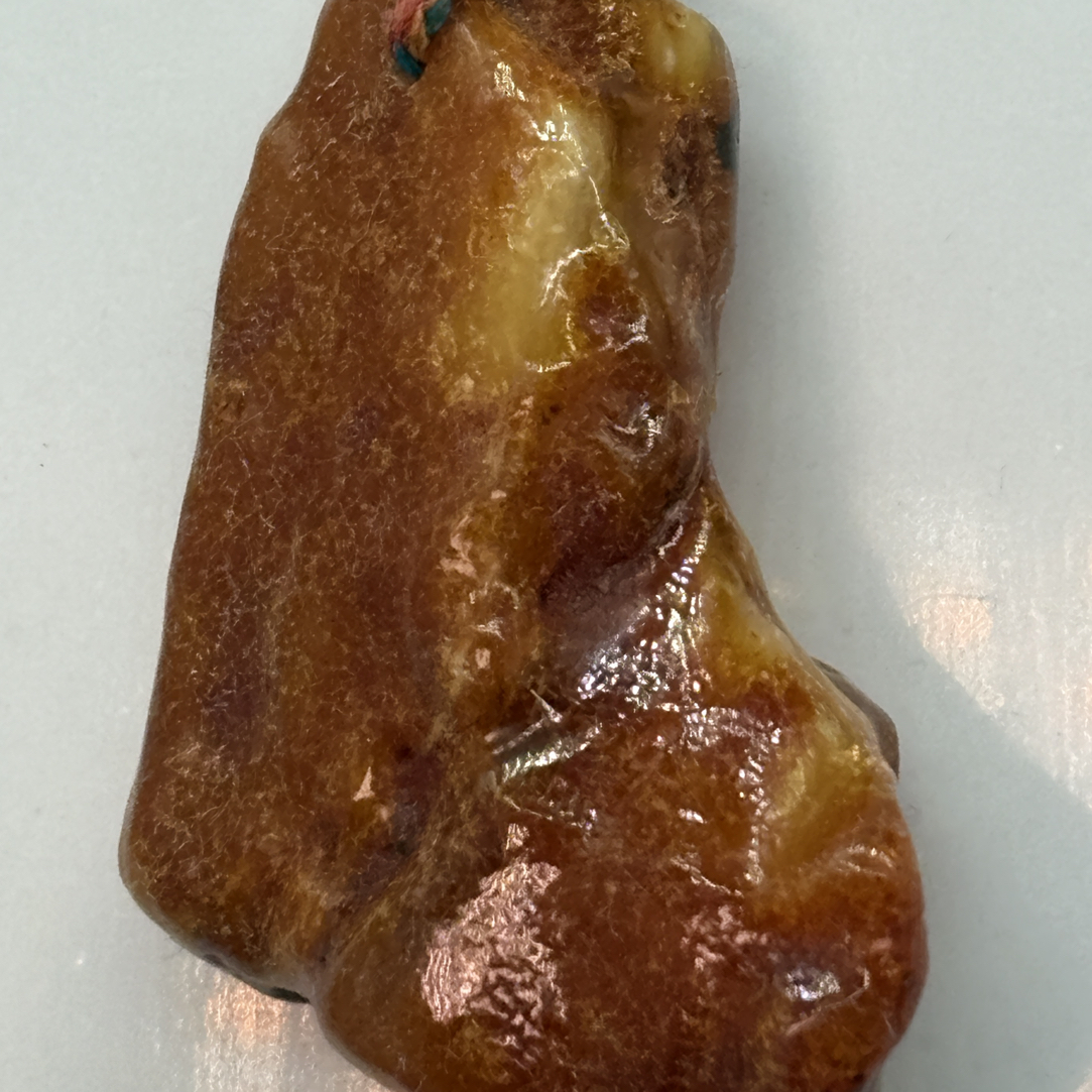 天然蜜蜡原石抛光随型吊坠8.69g手工仿古