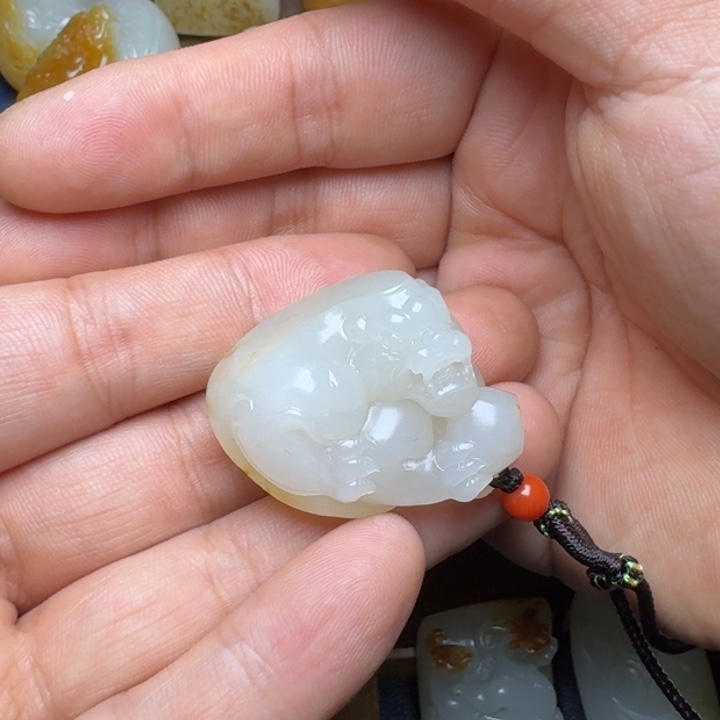 和田玉颈饰未镶嵌