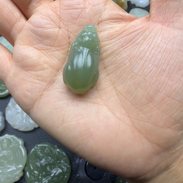 和田玉未镶嵌珠宝奇石