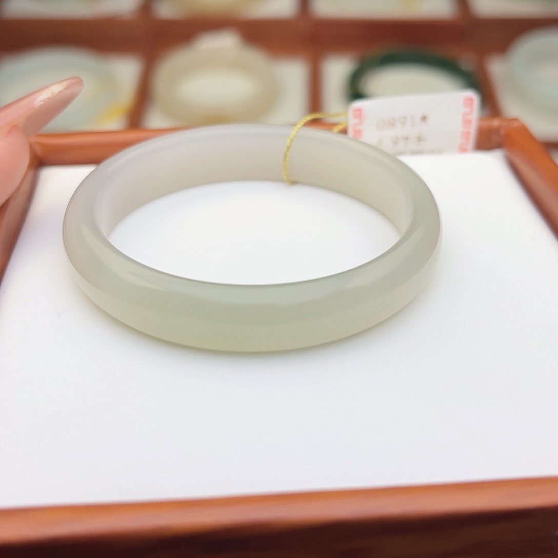 和田玉未镶嵌手镯46.7