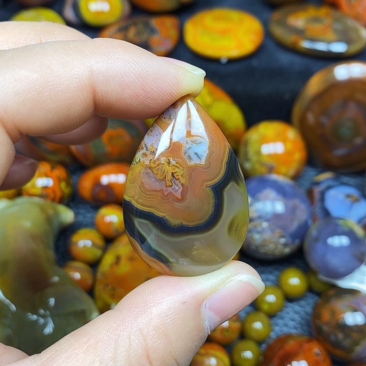 玛瑙/玉髓未镶嵌颈饰