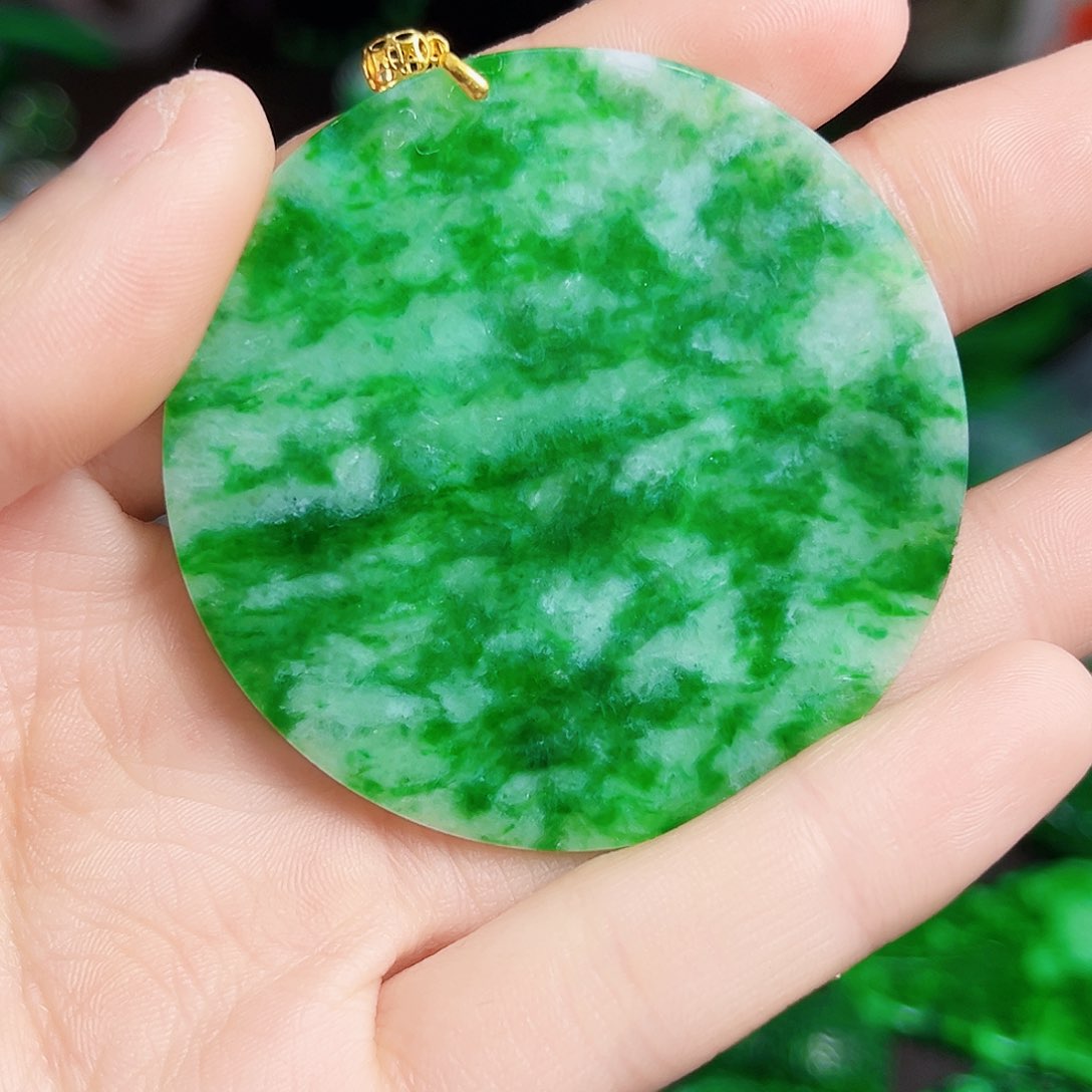 颈饰18K金镶嵌翡翠