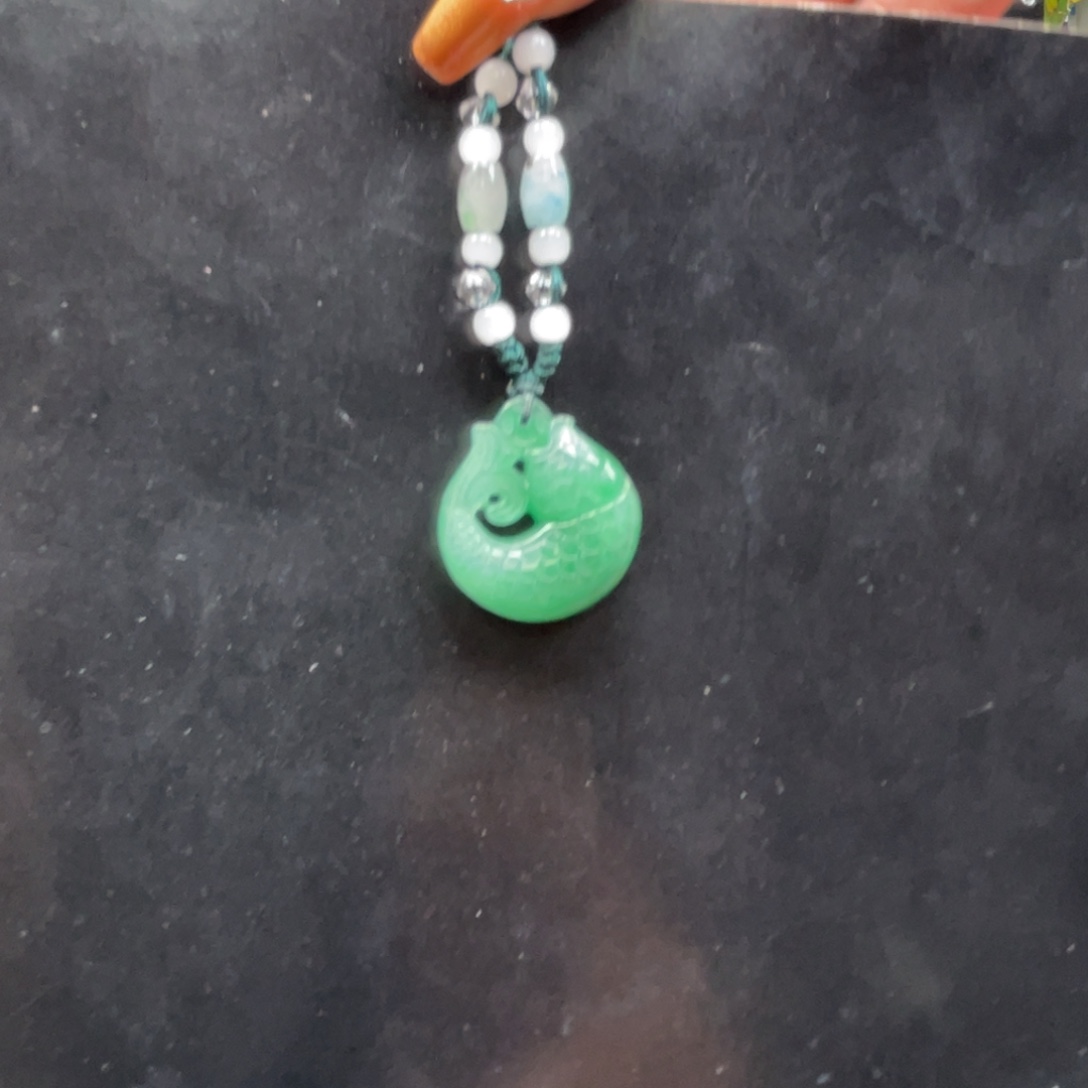 石英质玉（非洲翠）未镶嵌手镯