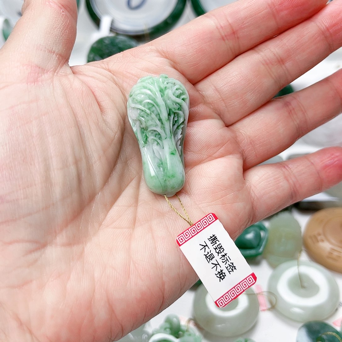 独山玉颈饰未镶嵌