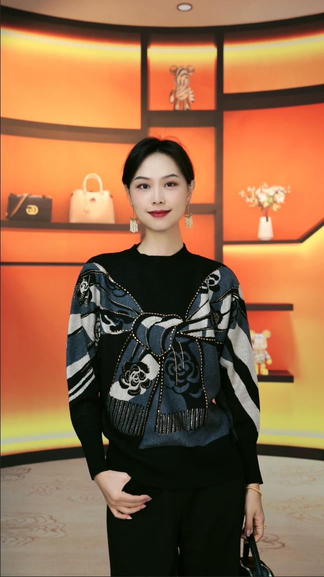 秋冬新款百搭显瘦减龄舒适透气女针织提花套头毛衣670