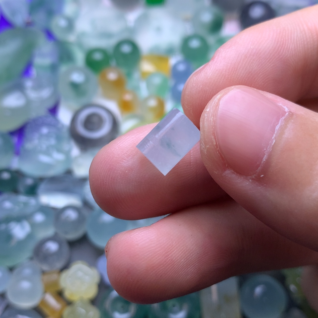 定制翡翠未镶嵌挂件