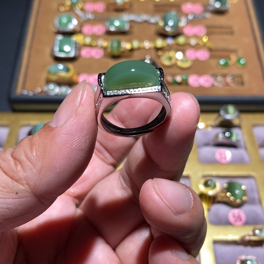 和田玉（碧玉）戒指未镶嵌