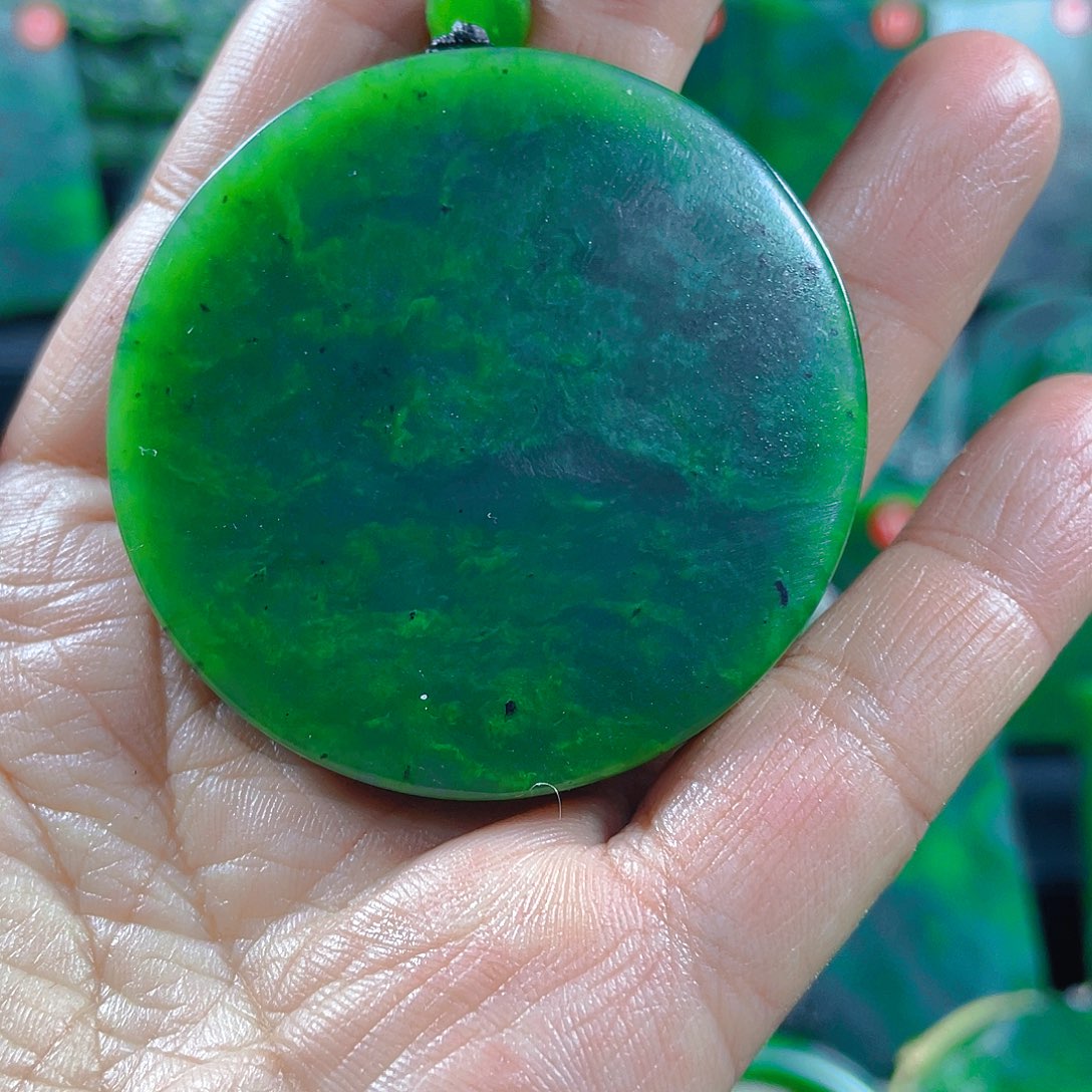 和田玉（碧玉）未镶嵌珠宝奇石