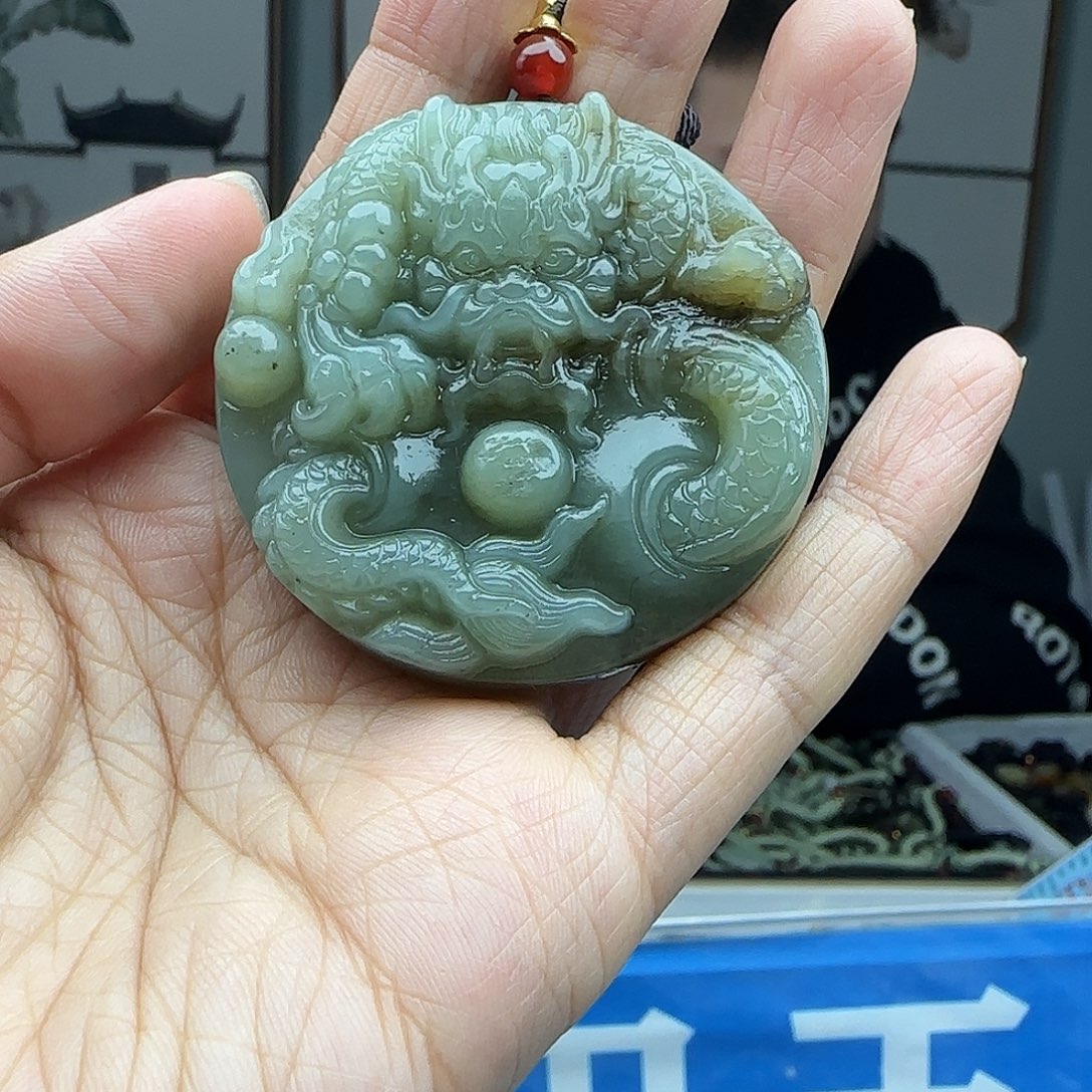 和田玉未镶嵌颈饰有结构