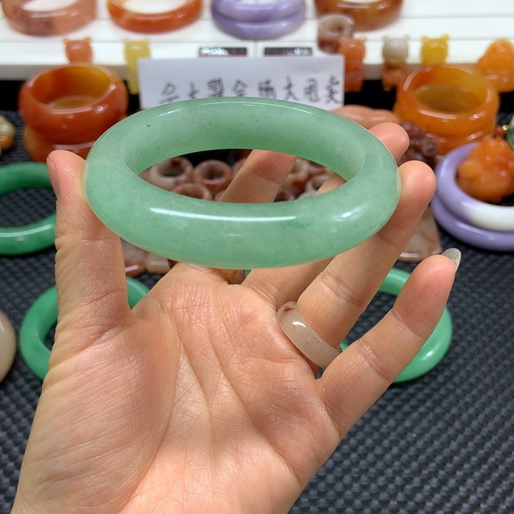 石英质玉未镶嵌手镯