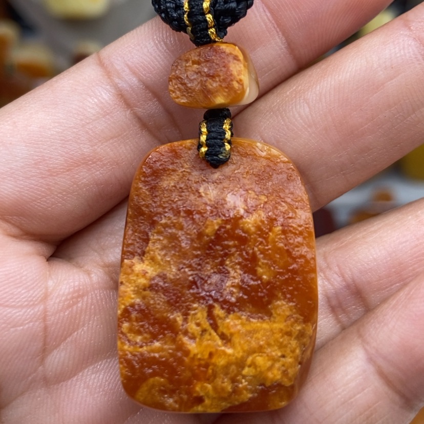【闪购商品】琥珀颈饰未镶嵌