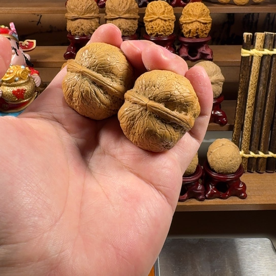 铁核桃把件萌萌包