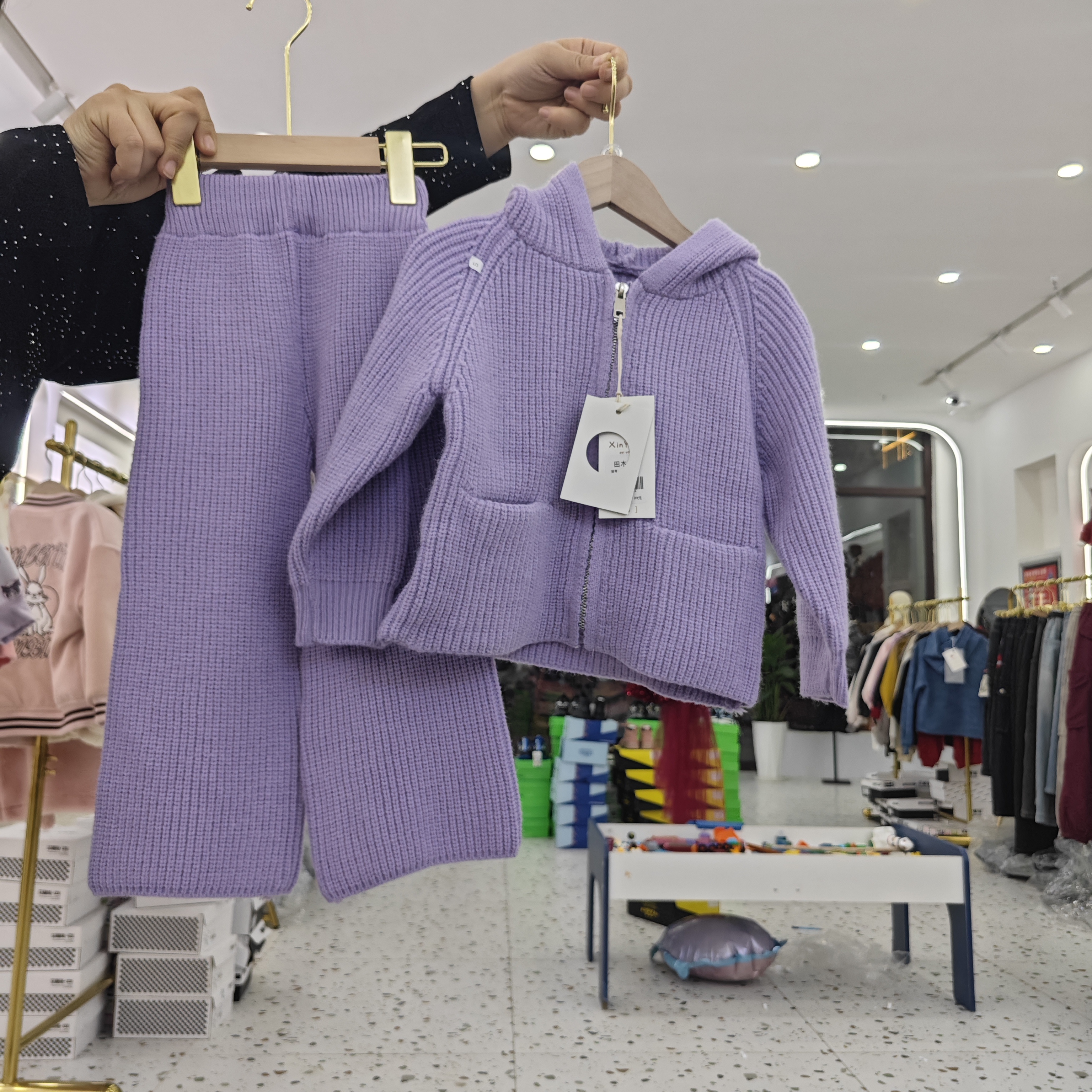 田木果童装 女童 时尚针织套装