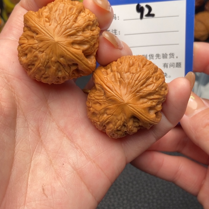 【闪购商品】文玩核桃吊坠36铁锤妹妹92