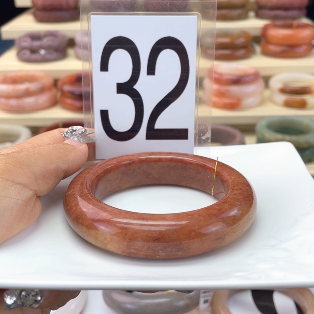 石英岩玉手镯未镶嵌