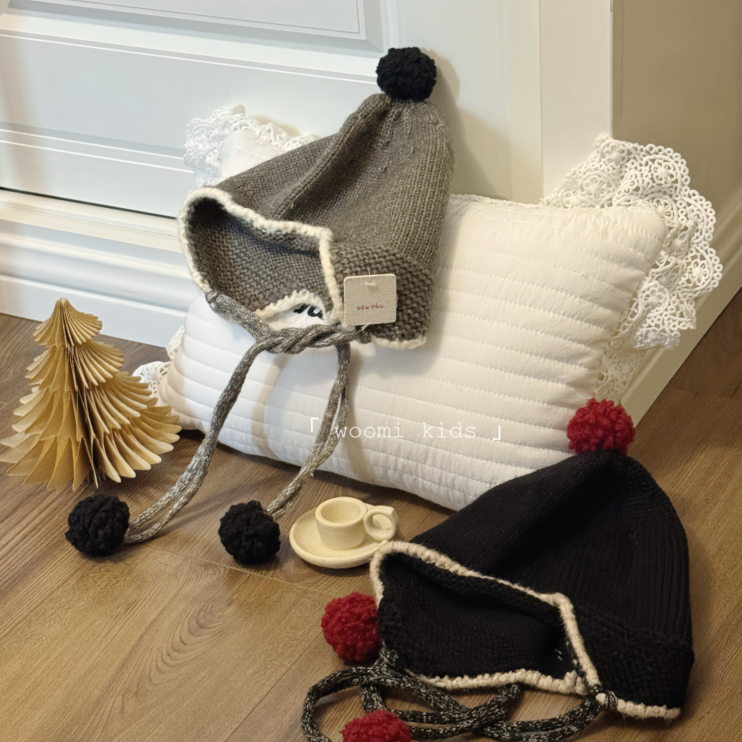 woomi·奶团叮当·儿童秋冬针织护耳毛球飘带针织帽