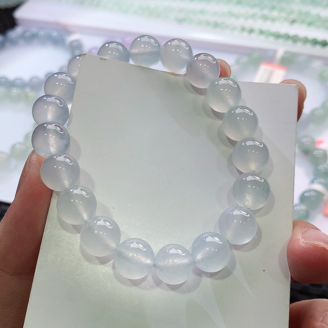 翡翠手链未镶嵌翡翠